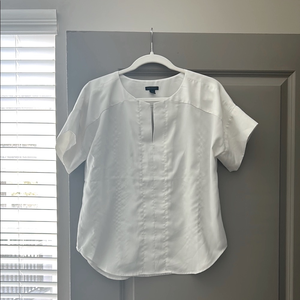 Ann Taylor: White Top *worn once*
